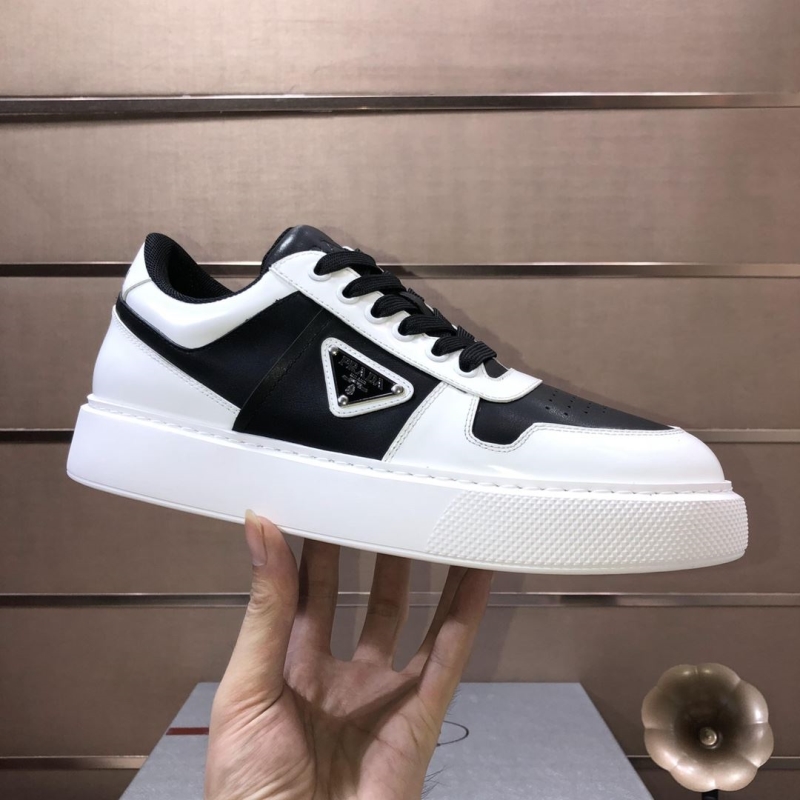 Pra*a casual shoes